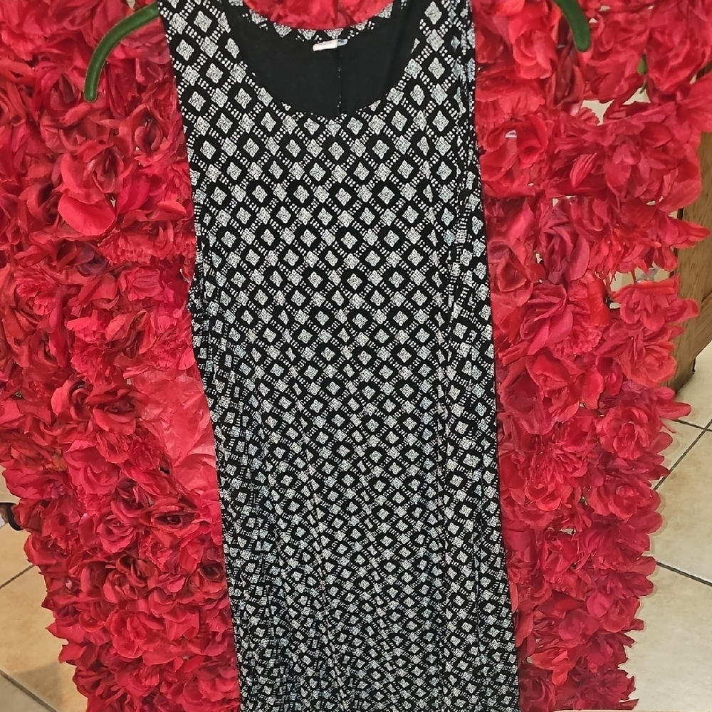 Old Navy NWOT Women's Black and White Geometric Maxi Dress Size Large
